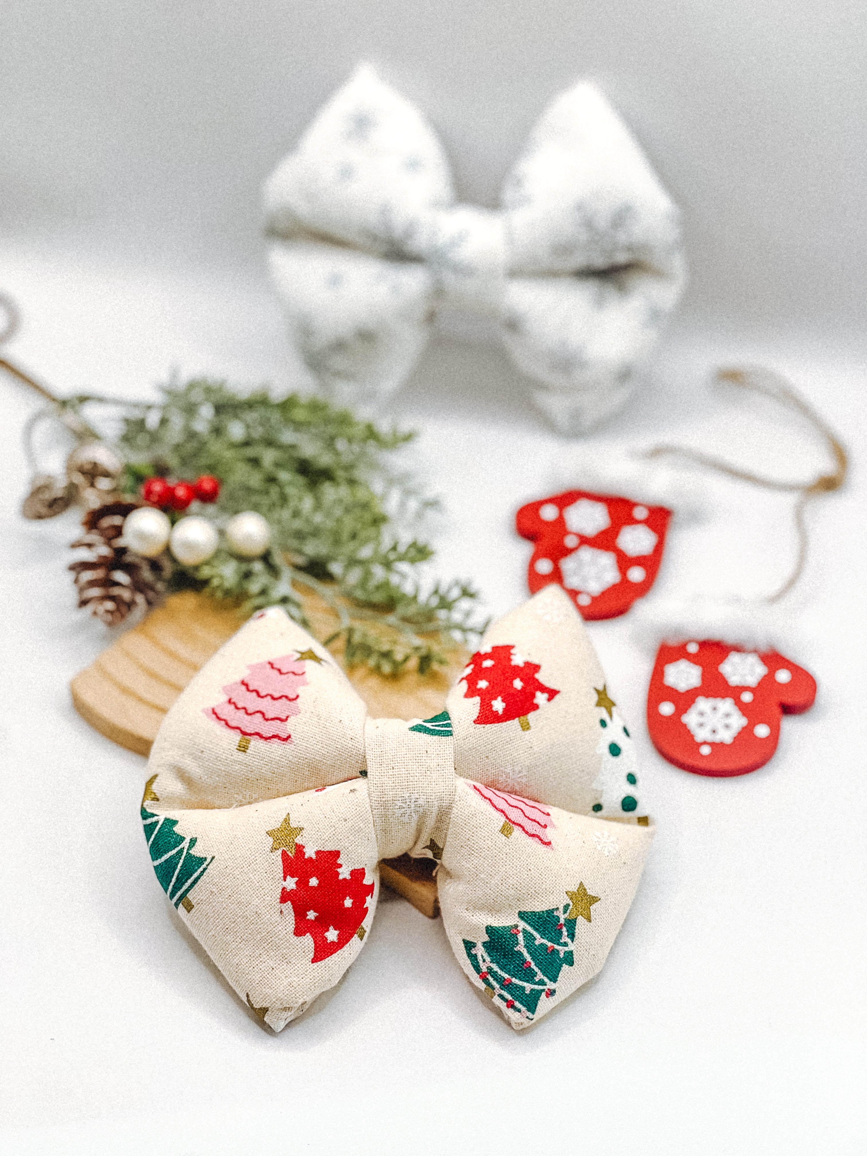 Merry Tree Pillow Bow