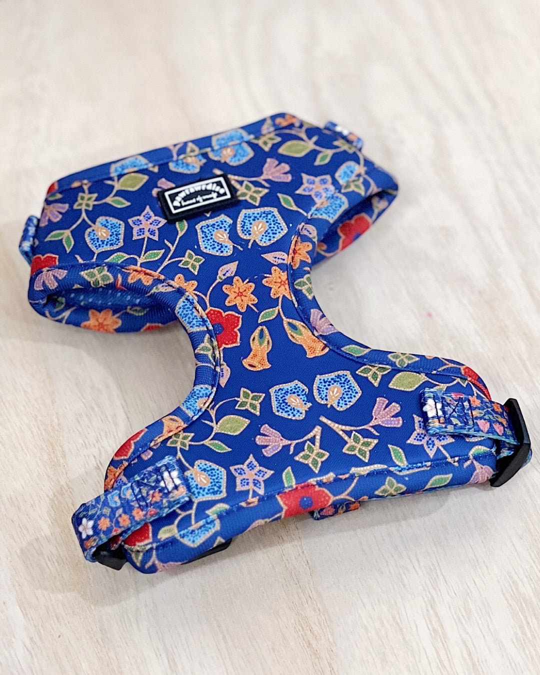 Caddy Batik Adjustable Harness
