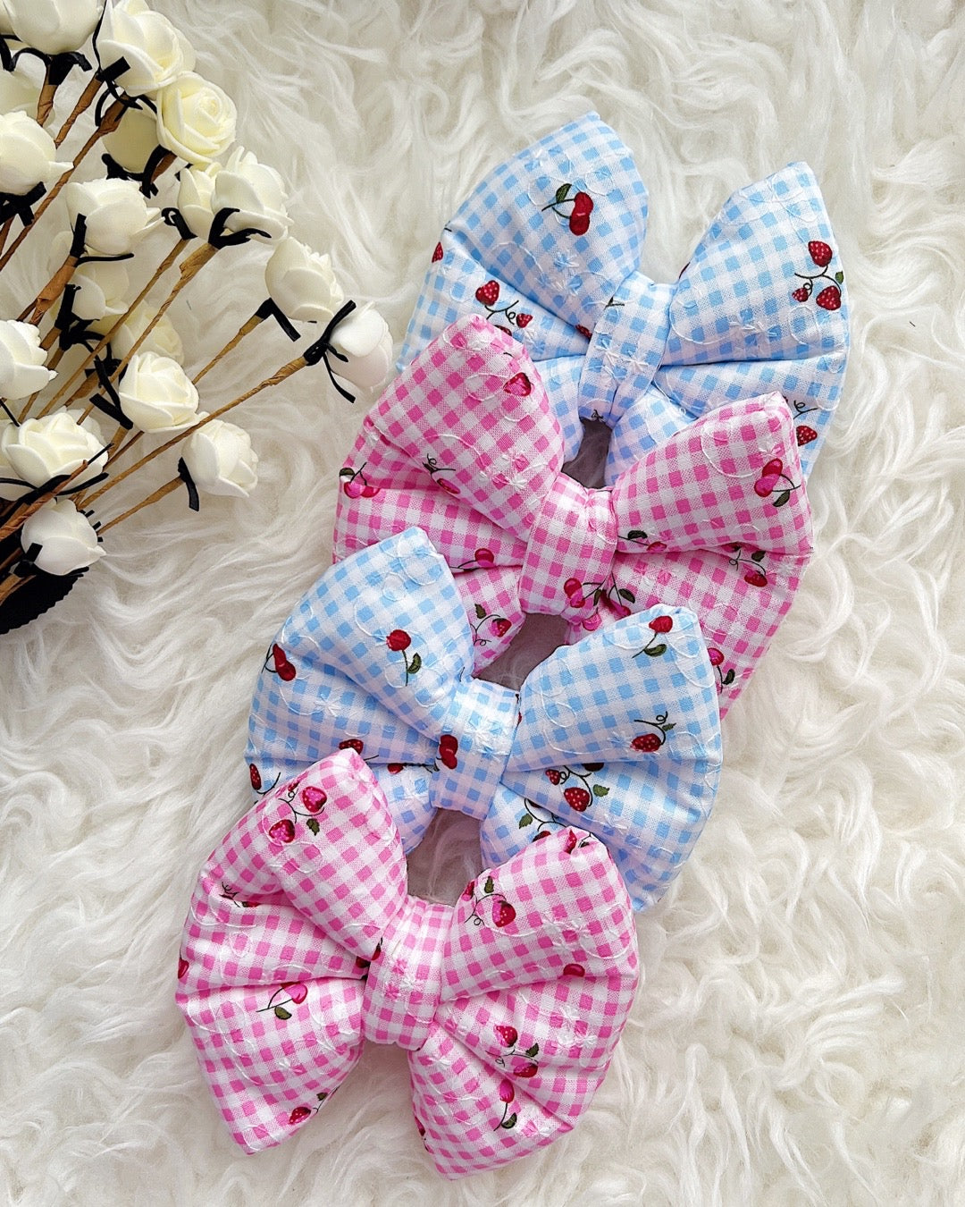 Summer Berry Pillow Bow / Blue