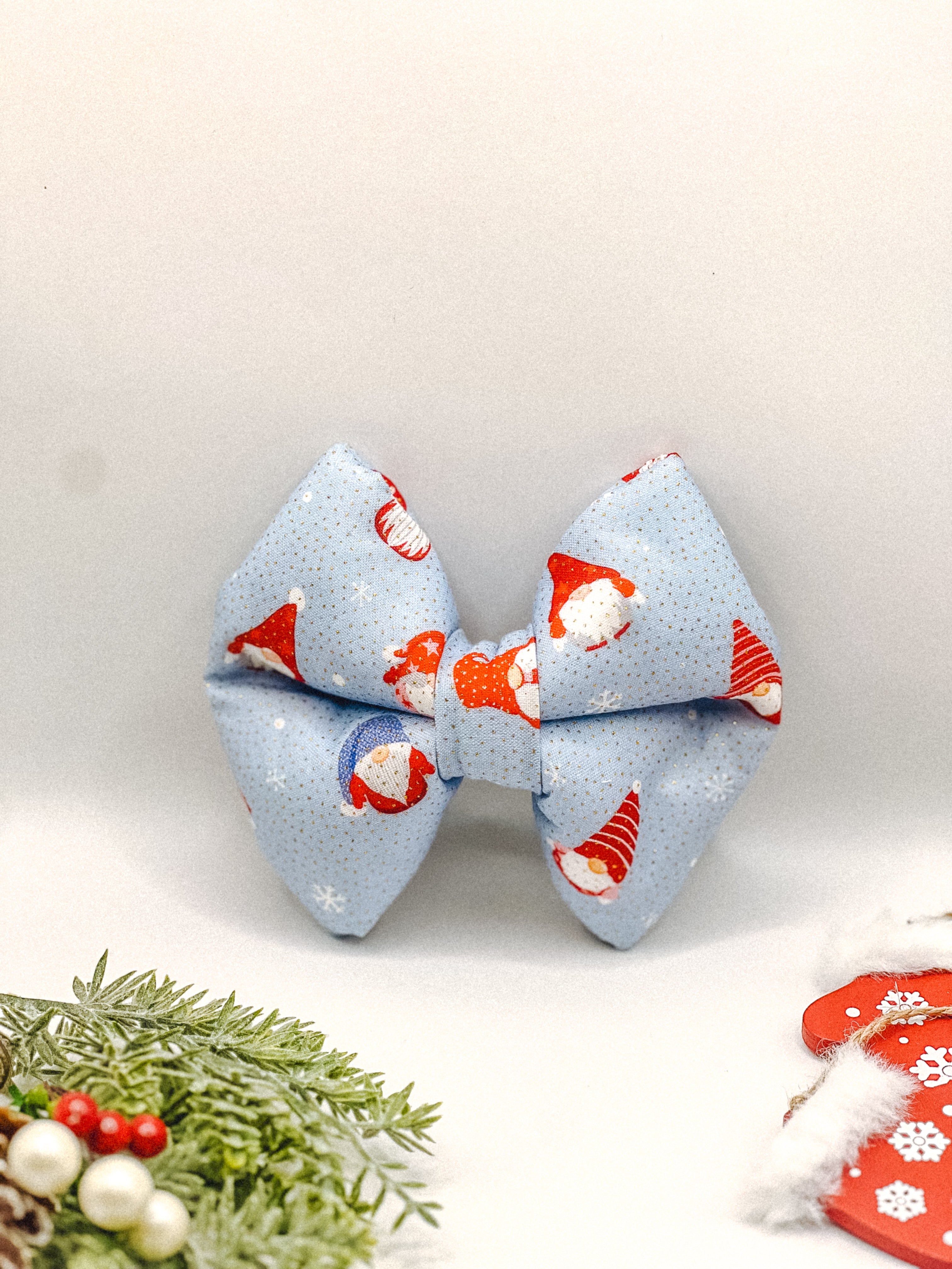 Gnomes Pillow Bow