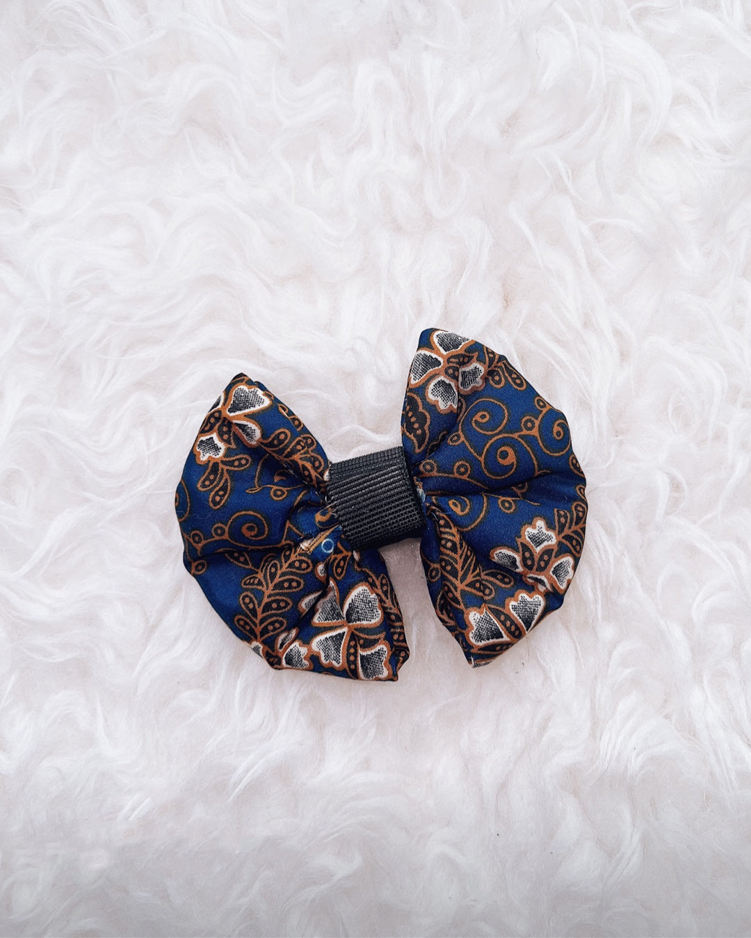 Pam Batik Pillow Bow / Navy