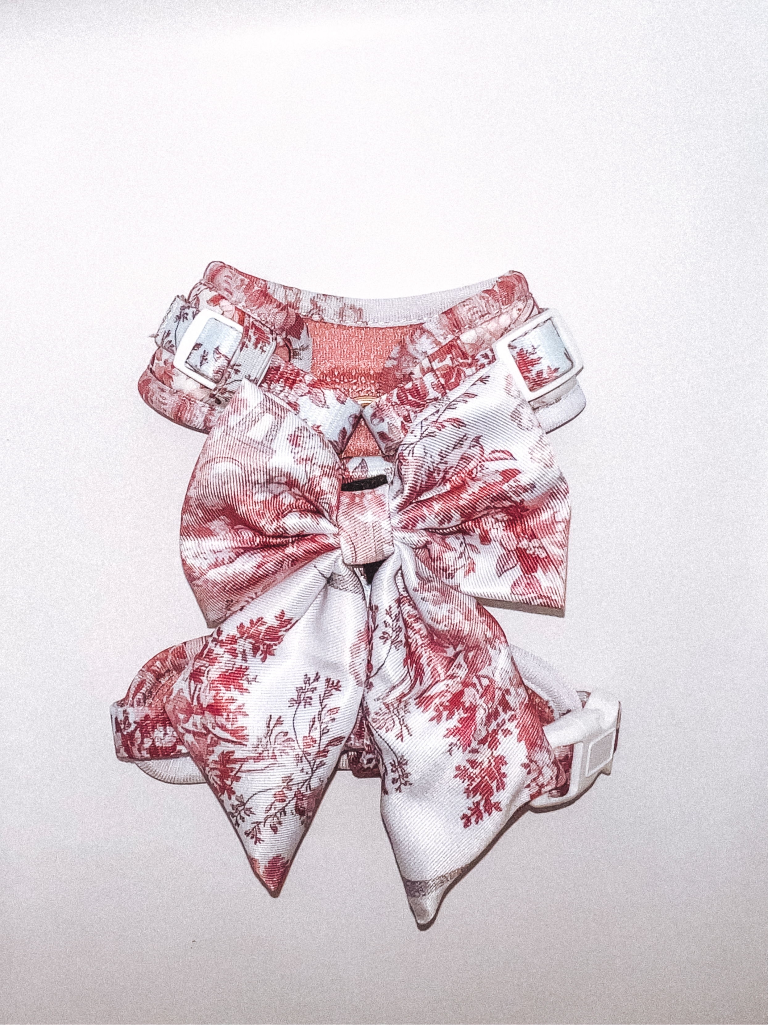 Ciy of love harness bow back view