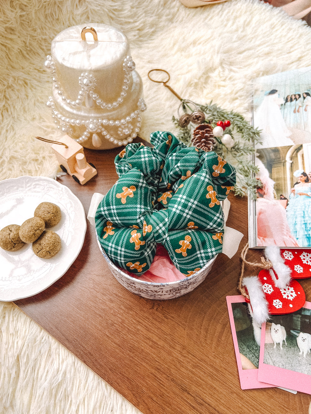 Gingerbread Man Pillow Bow