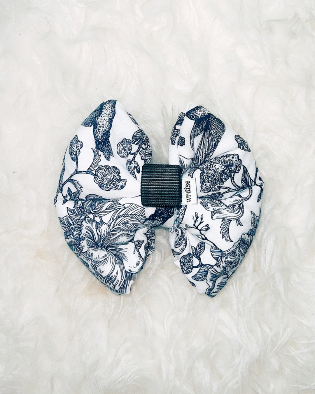 Enchanted Pillow Bow / Dark Blue