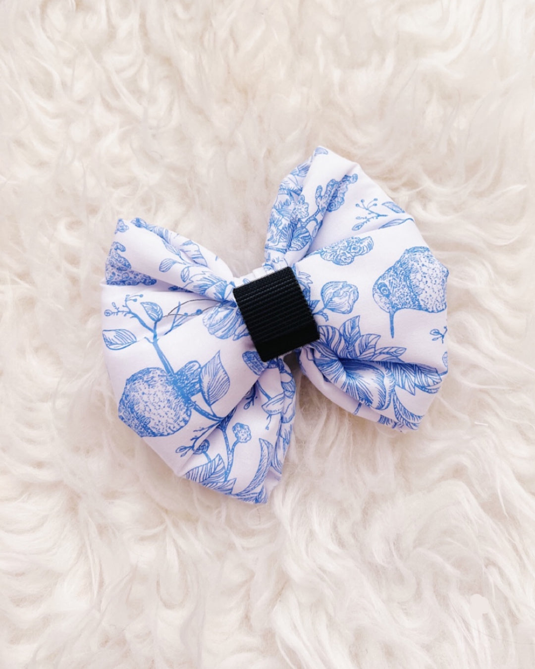 Enchanted Pillow Bow / Blue