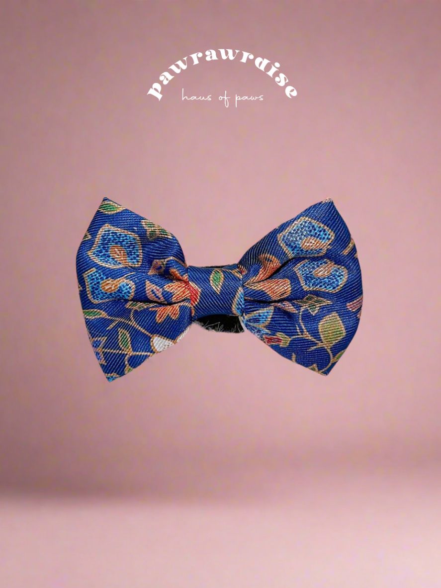Caddy Batik Bow: decorative pet bow in heritage-inspired batik print