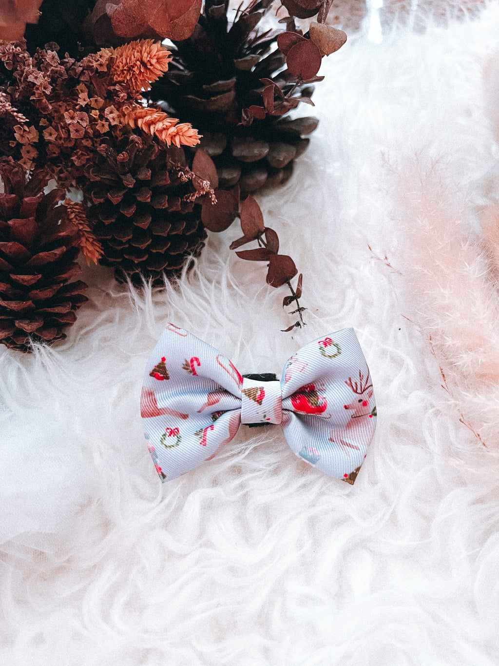 Dreamy Winter Bow: decorative pet bow in winter-inspired print