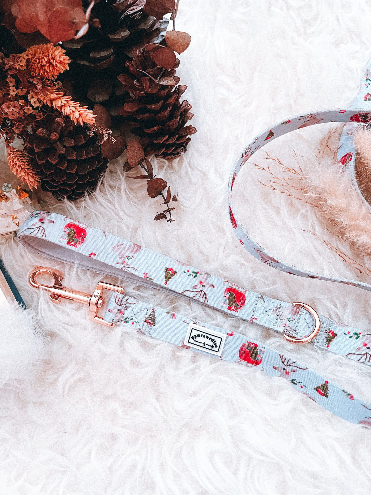 Dreamy Winter Leash: coordinating pet leash with winter-inspired print