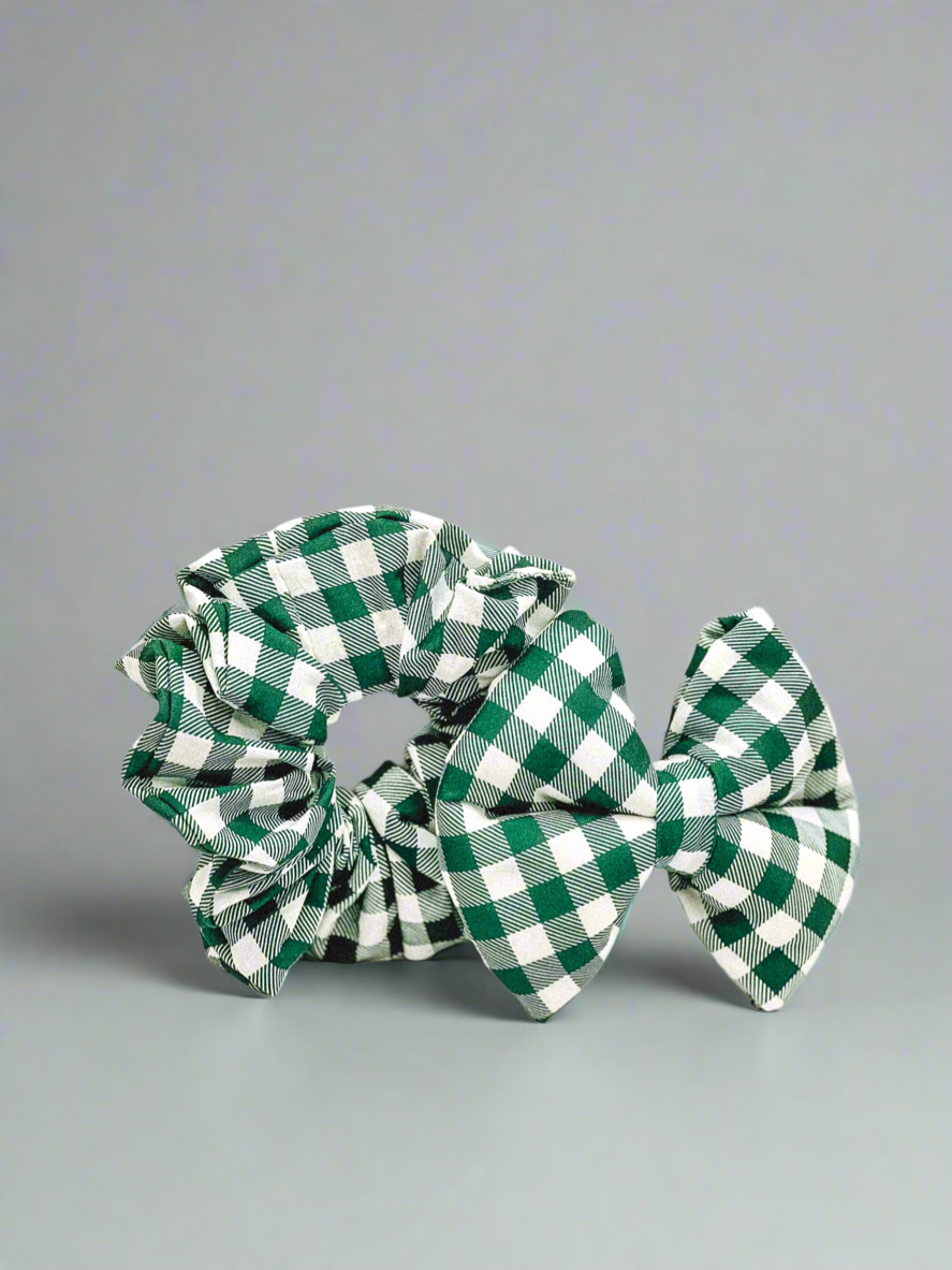 Gingham matching pet bows and scrunchies in a gingham design