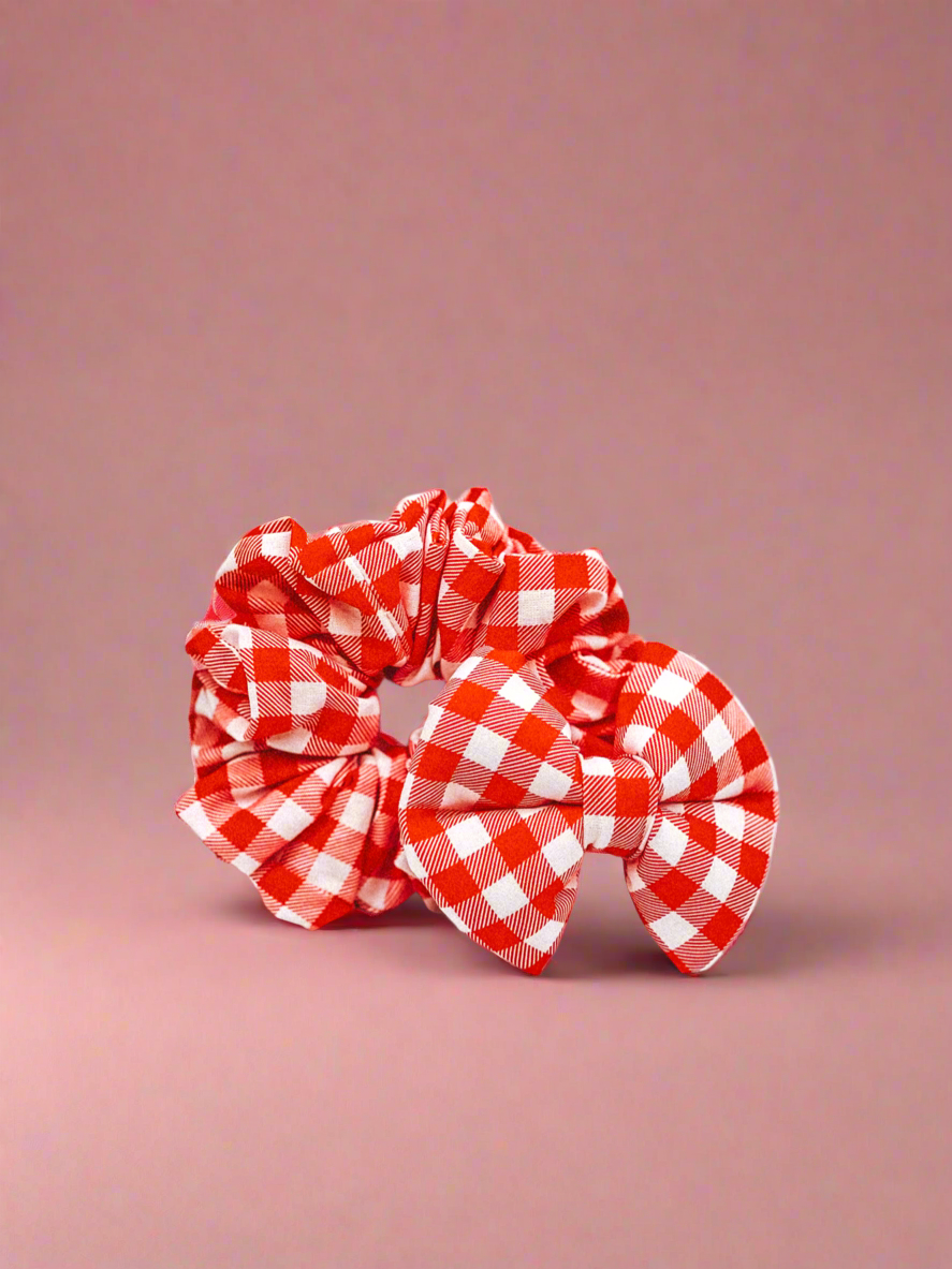 Gingham matching pet bows and scrunchies in a gingham design