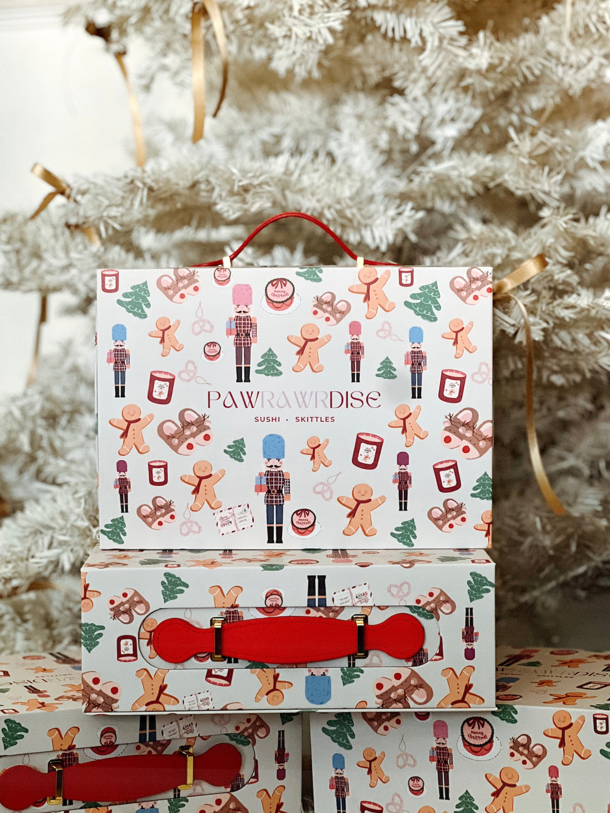 Noel coordinated pet accessories with a festive design