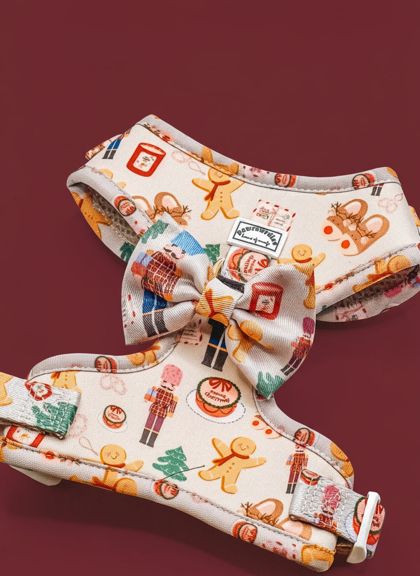Noel's Tradition Bow Tie – decorative pet bow in a festive print