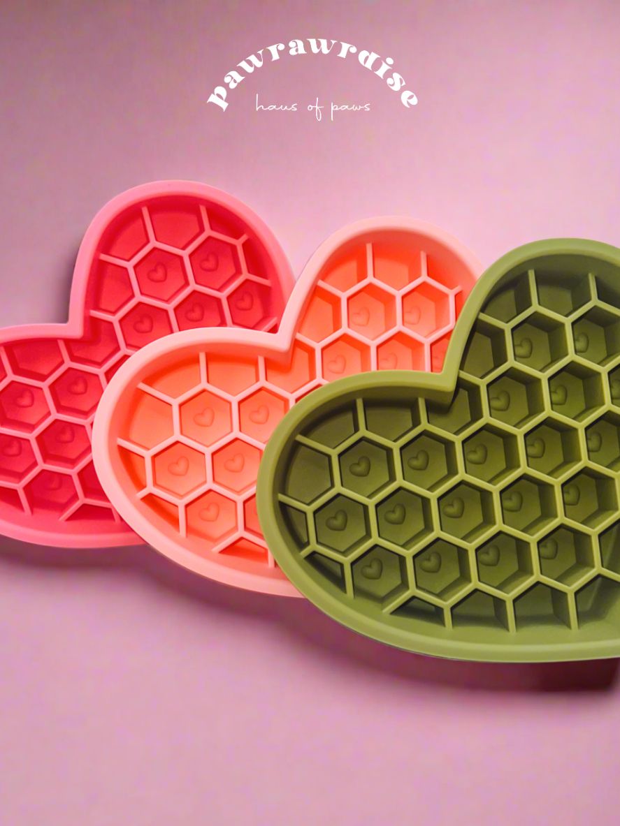 Valentina 2-in-1 Honeycomb Slow Feeder & Lick Mat with Spatula – pet feeding enrichment bowl with textured surface